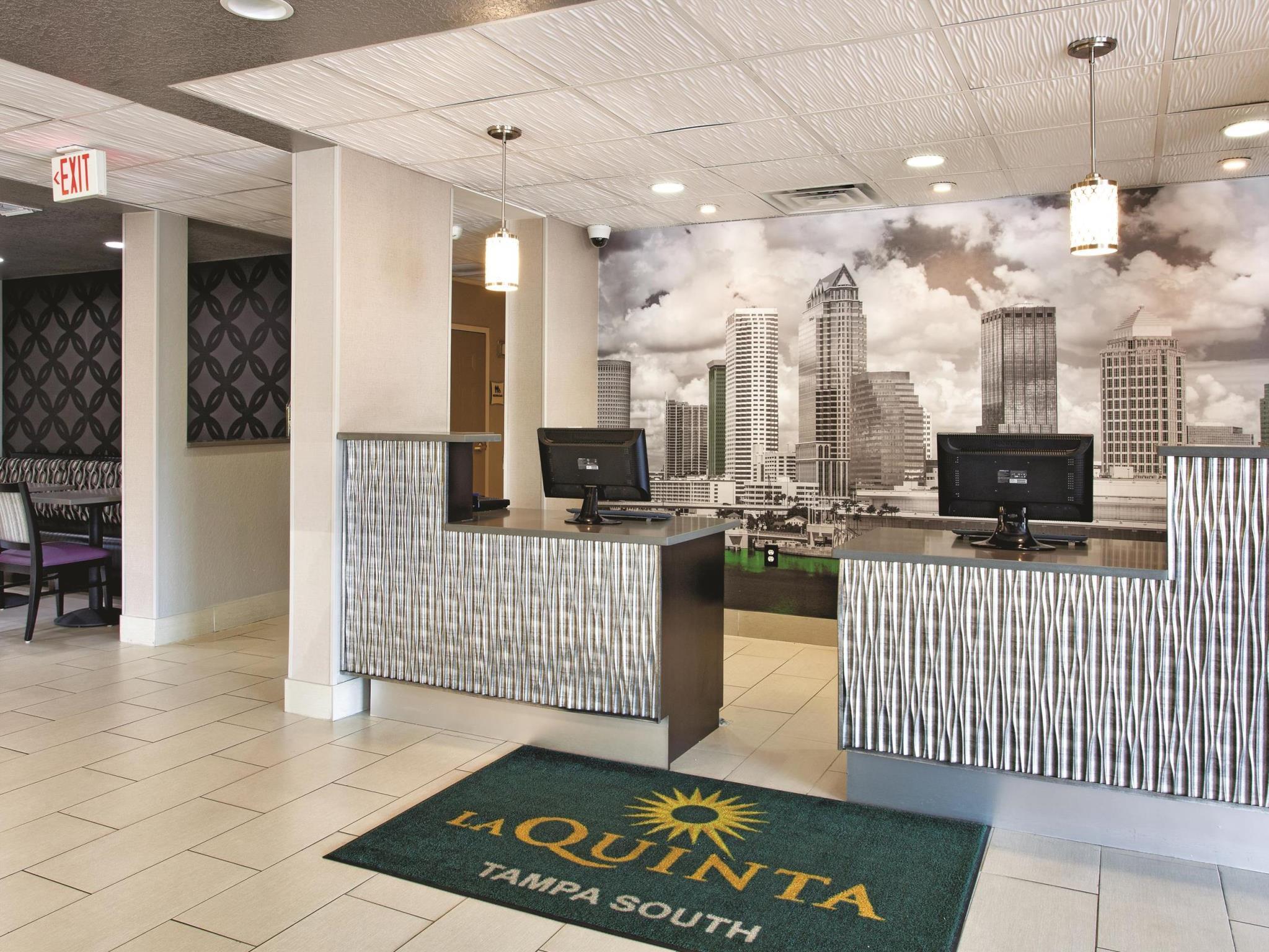 La Quinta By Wyndham Tampa Bay Area-Tampa South Hotel Exterior photo